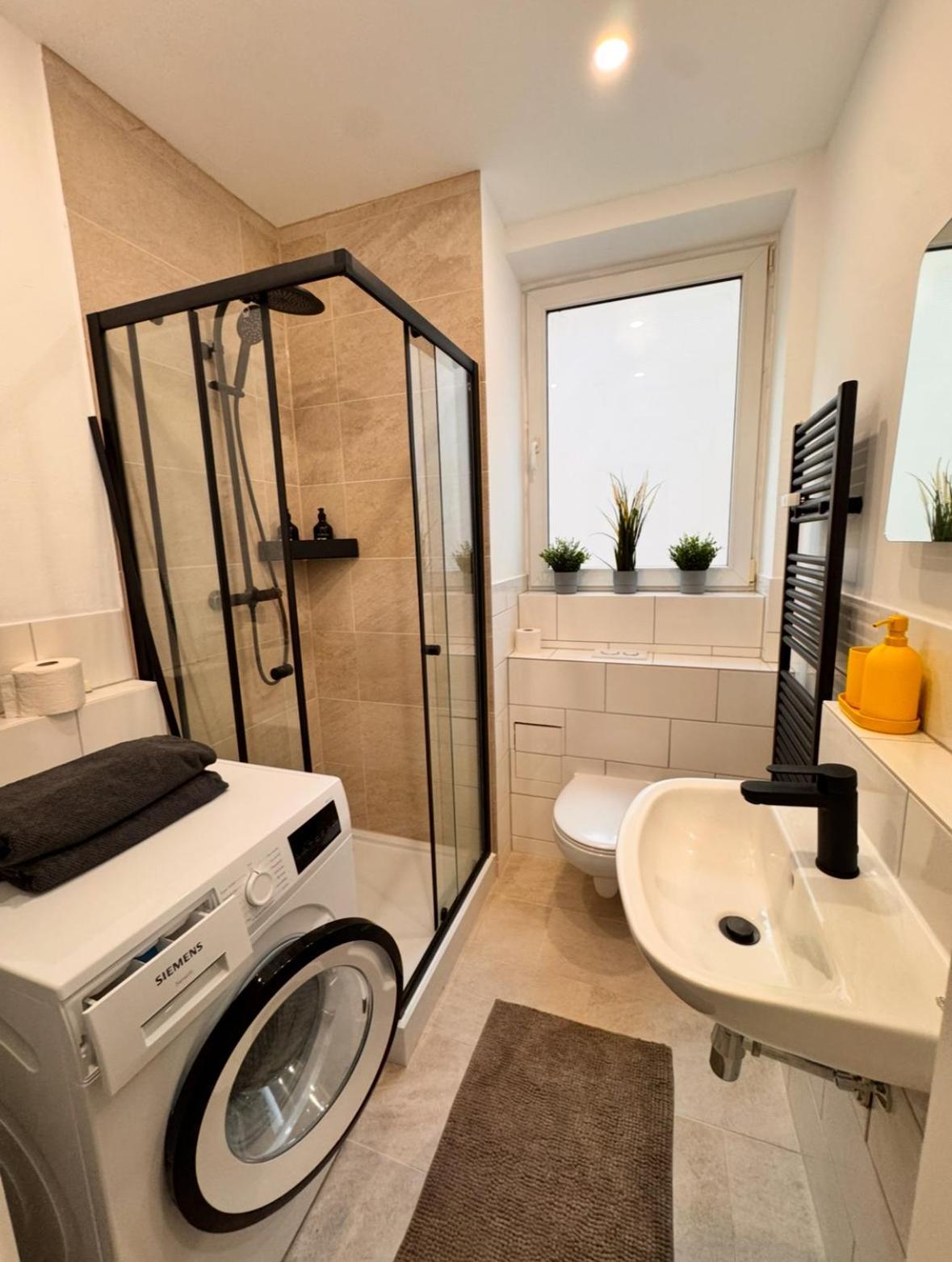 New Apartment In Magdeburg Buckau - Waschmaschine, Smart-Tv, Neues Badezimmer Екстериор снимка